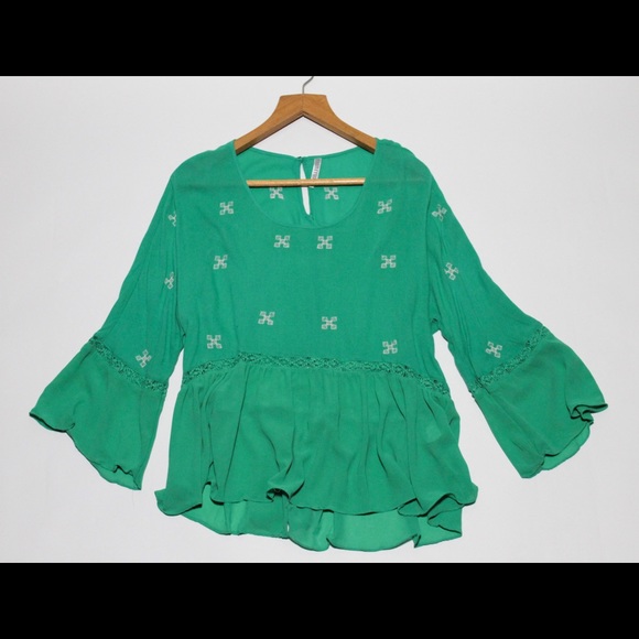 [ Brand New ] Green Flare Top - Picture 2 of 3